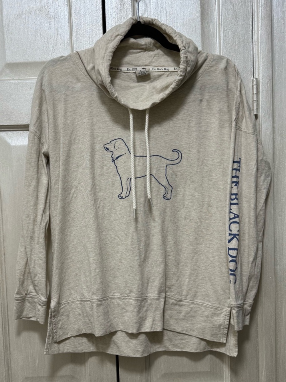 The Black Dog Women Size M cowl neck sweatshirt in a dusty pink color pullover